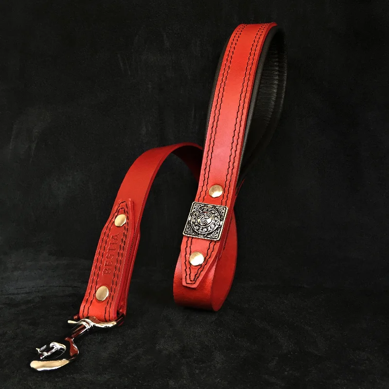 Wooden rabbit chew block-''Eros'' leash RED